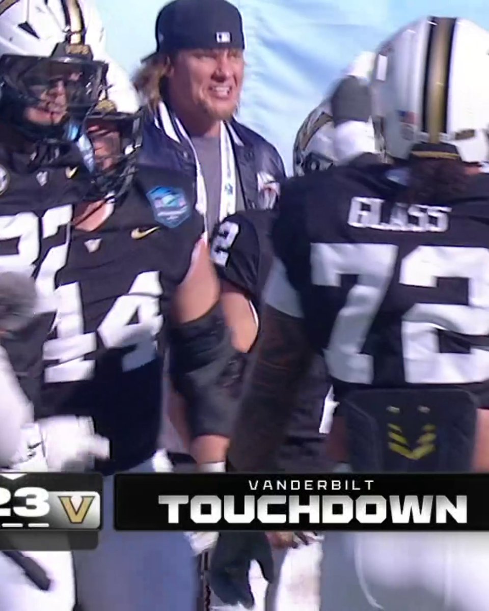 Theo Von was hyped for this Diego Pavia touchdown 😂🔥 Watch the ReliaQuest Bowl on ESPN and the ESPN App 🍿