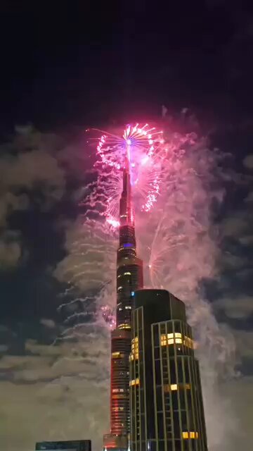 بدنا نروء، بدنا نهدا شوي وعلى بعض نروء أنا مش عم جرب إطلع أنا أصلاً فوق دبي ☄️