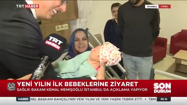 2026'nın ilk bebekleri dünyaya geldi. Sağlık Bakanı Kemal Memişoğlu, İstanbul'da yeni yılın ilk bebeği ve ailesini ziyaret etti.