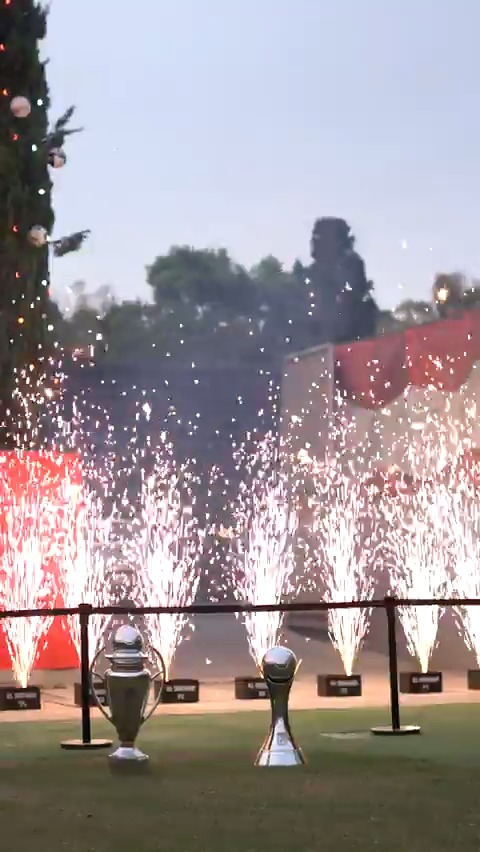 📝 Los deseos que cumplimos, los sueños que anhelamos y los proyectos que nos quedan por edificar. Con nuestros colores y en nuestro club, por un gran 2026 en familia. ¡Vamos todos juntos! 🤞🇦🇹