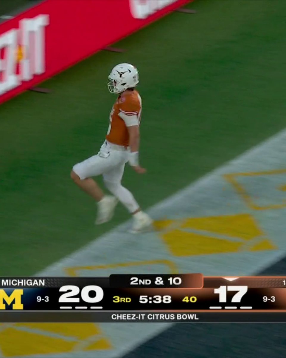 "MANNING THE MAGICIAN!" MarkJonesESPN on the call as Arch puts Texas in front of Michigan 🤘 Watch the end of the Cheez-It Citrus Bowl on ABC and the ESPN App 🏈