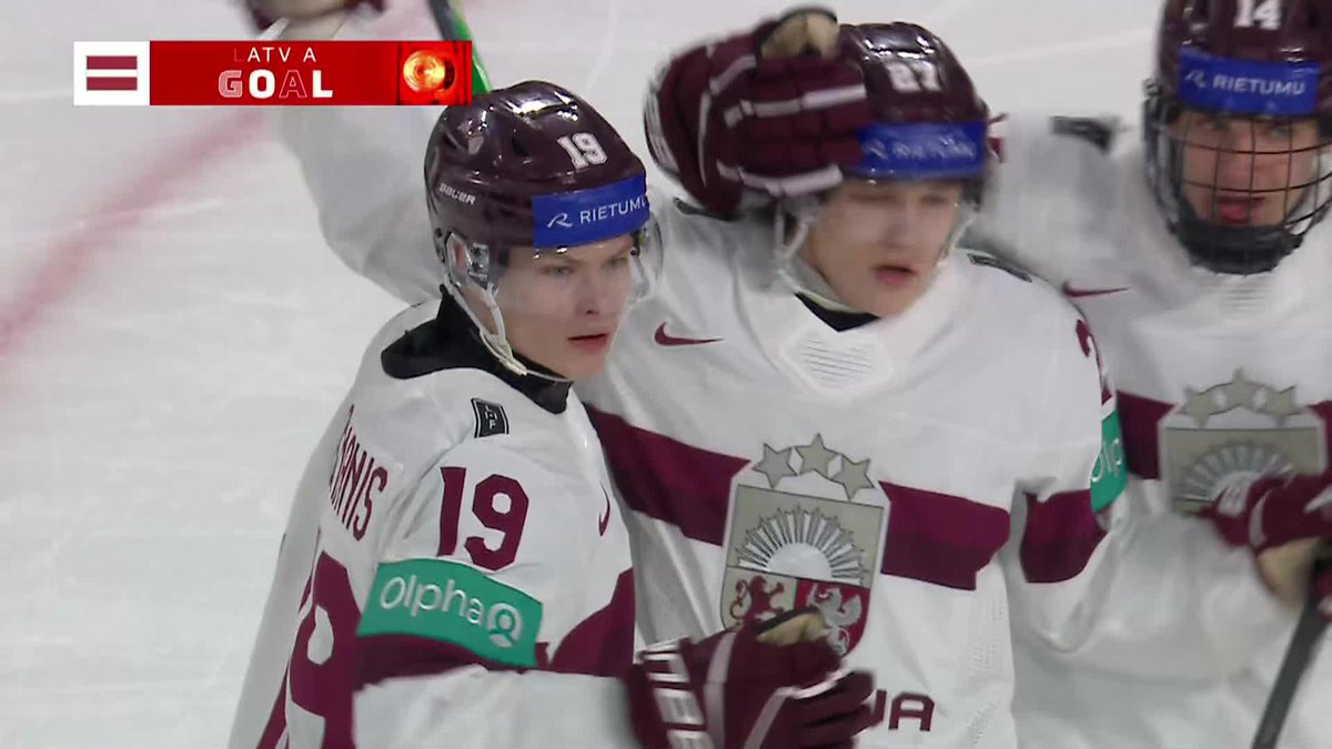 Markuss Sieradzkis with a beauty on the power play 🤩 Latvia is down by 1 in the third 👀 #WorldJuniors #IIHF