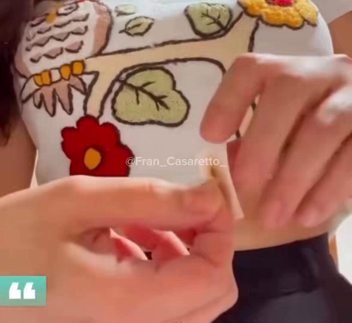 “Truco visual”: Porque venden autoadhesivos para que las minas metan la grasa en el tiro alto y tengan ombligo