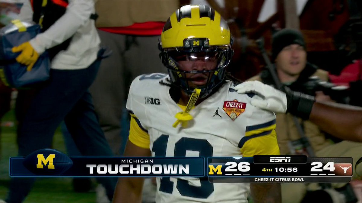 BRYCE UNDERWOOD STRETCHES IT IN FOR A TOUCHDOWN 💥 Watch the end of the Cheez-It Citrus Bowl on ABC and the ESPN App 🏈
