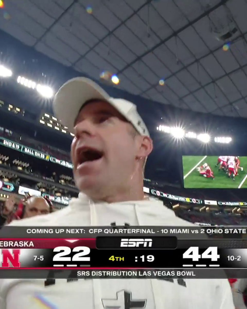 New Utah head coach Morgan Scalley had to stop the celebration to make sure his team was focused on the next play 😅 Scalley led the Utes to their first bowl win since 2017.