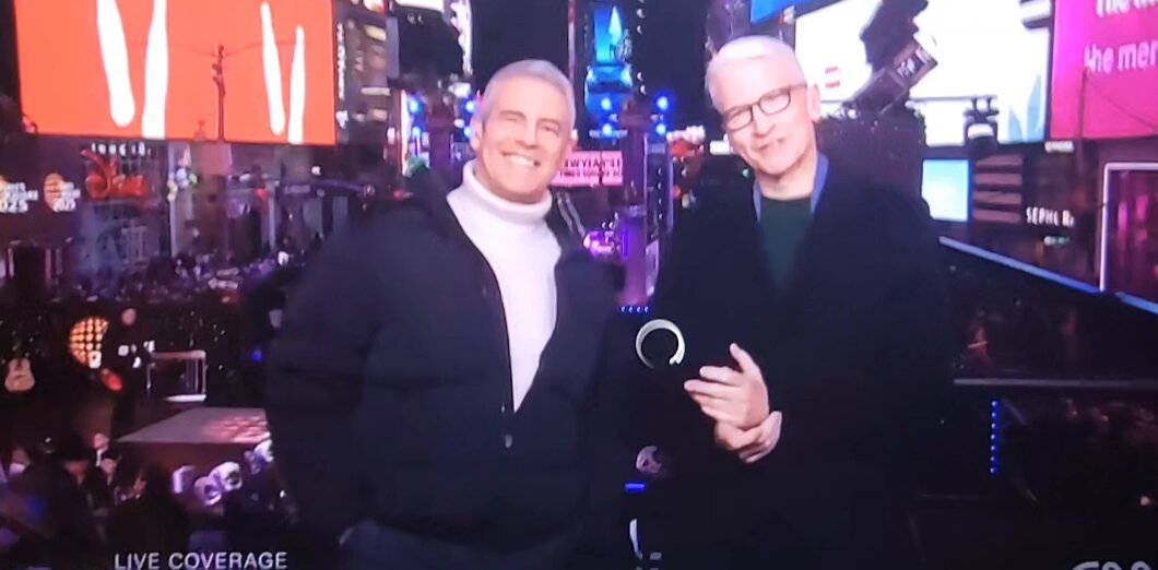 This is the GREATEST MOMENT in the HISTORY of our sport! TBS just aired a commercial for viewers to switch on over to CNN, RIGHT BEFORE AEW Dynamite aired. You cannot make this up. These WBD negotiations are off to a great start!😂😭 #AEWDynamite Meltzer Said What?