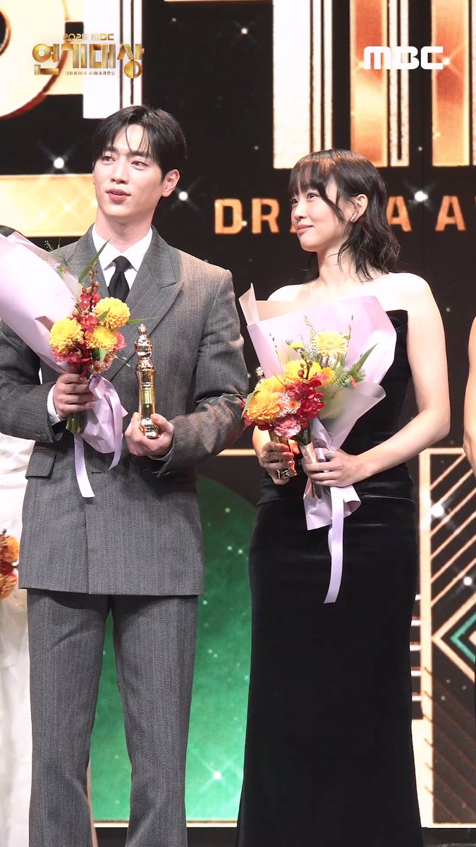 🏆#2025MBC연기대상🏆현장 비하인드🎥 새해에도 끝나지 않은 축제!🥳 MBC 연기대상 사진 촬영 비하인드 공개✨ #MBC연기대상 #MBC드라마 #연기대상 #연말시상식 #mbcdrama #MBC