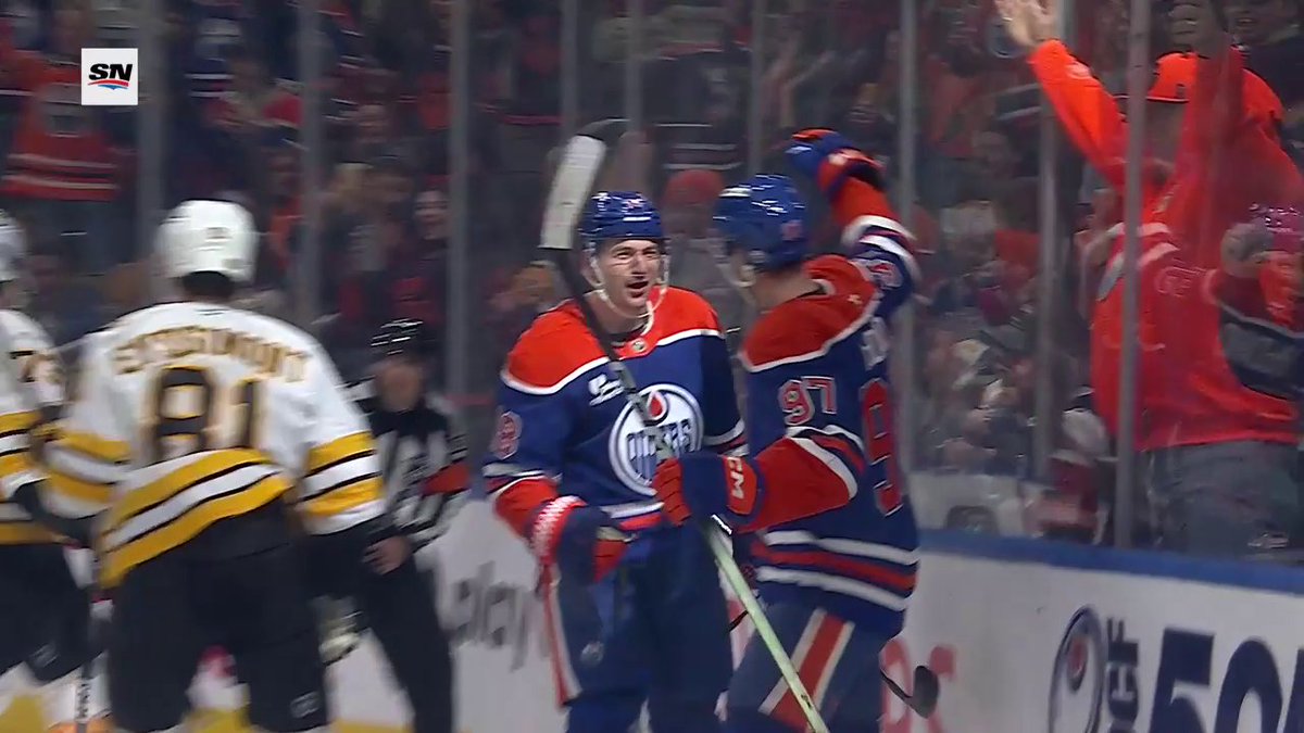BEAUTIFUL PASS FROM MCDAVID TO HYMAN 👏