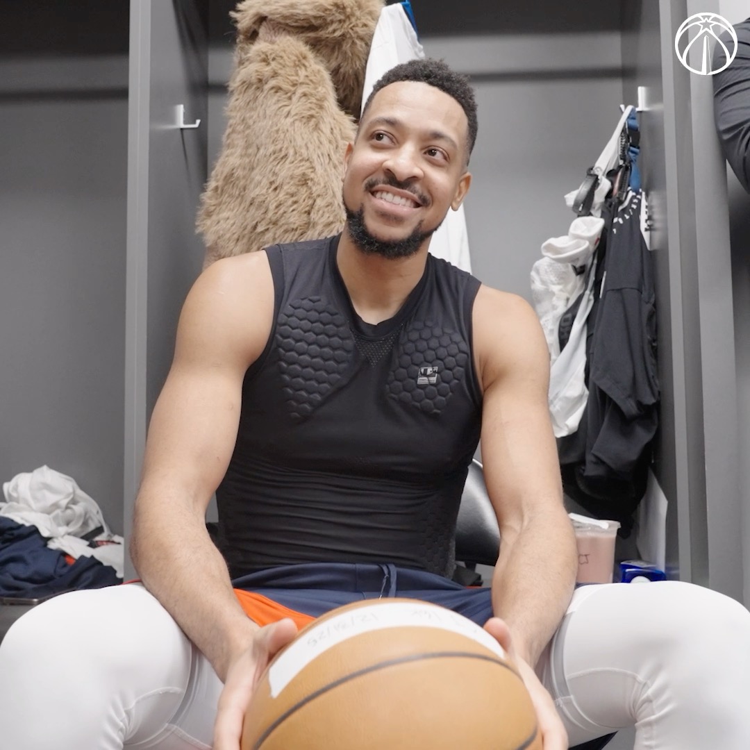 Full circle moment for Coach Vanterpool and CJ McCollum 🤝