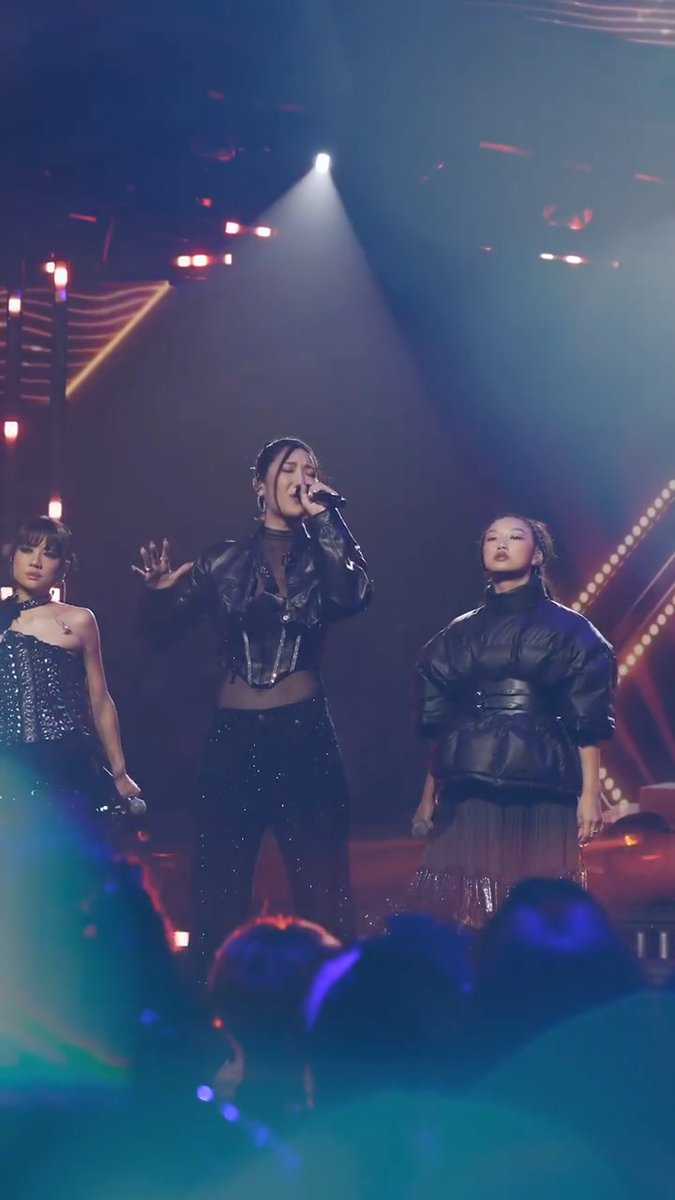 These girls earned this moment. 💛 #RockinEve AUDREY NUNA REI AMI