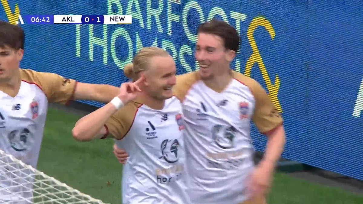 "PRIMER GOL DEL AÑO" Por este gol que hizo Lachlan Rose para la ventaja parcial del Newcastle Jets ante el Auckland FC por la Liga de Nueva Zelanda. El hijo de re mil puta del dueño de la página ya me hizo laburar el 1 de enero, la concha de la lora.