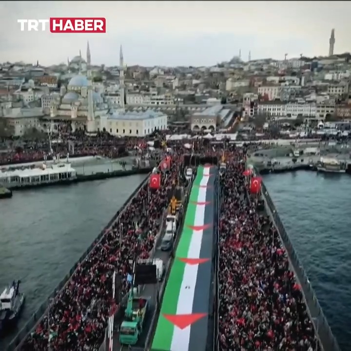 Binlerce vatandaş, yeni yılın ilk gününde Filistin'e destek yürüyüşünde buluştu.