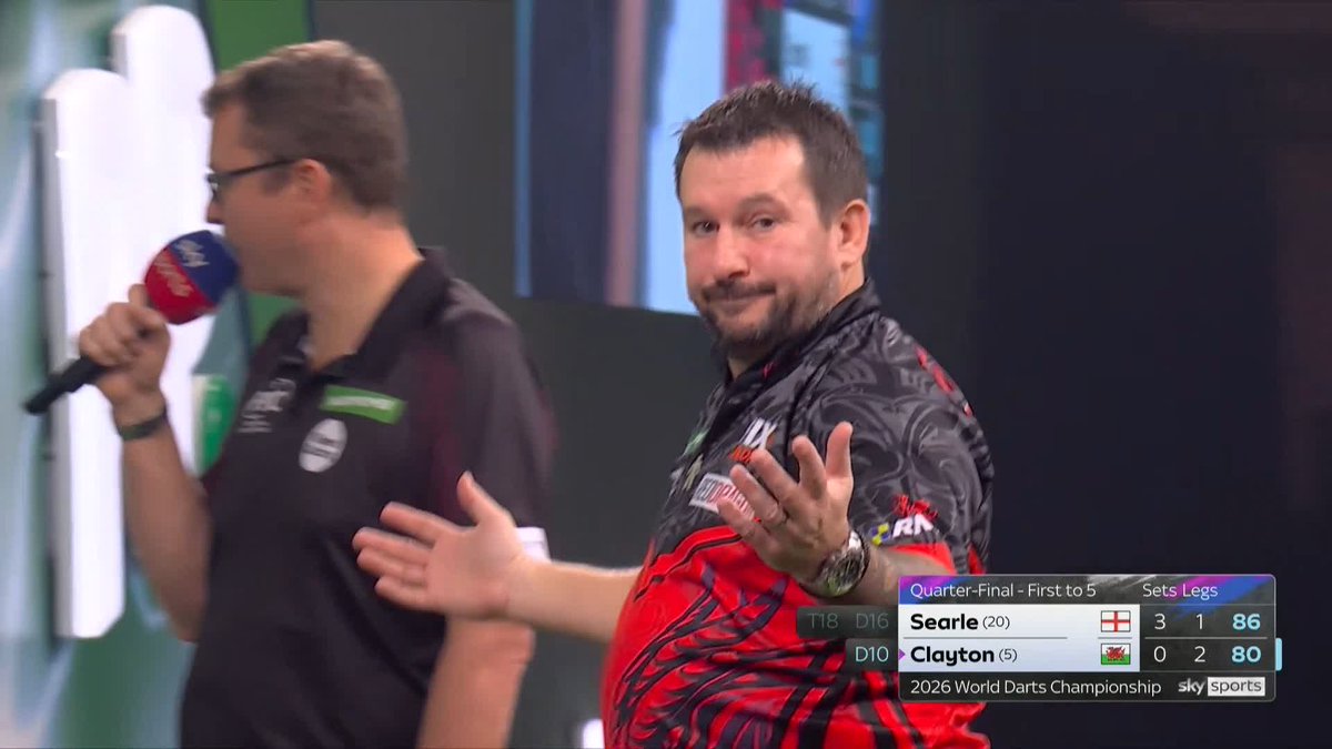 CLAYTON STOPS THE ROT! Jonny Clayton is on the board in this quarter-final! The Ferret halts Searle's astonishing winning run to reduce the arrears to 3-1! 📺 #WCDarts | QF