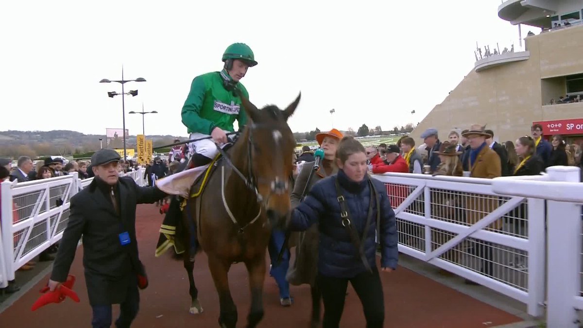 "We grew up chasing Dad's winners here years ago, so to be riding them is a privilege" ❤️ Sam Twiston-Davies reacts to his win with Matata with Alice Plunkett 🗣️