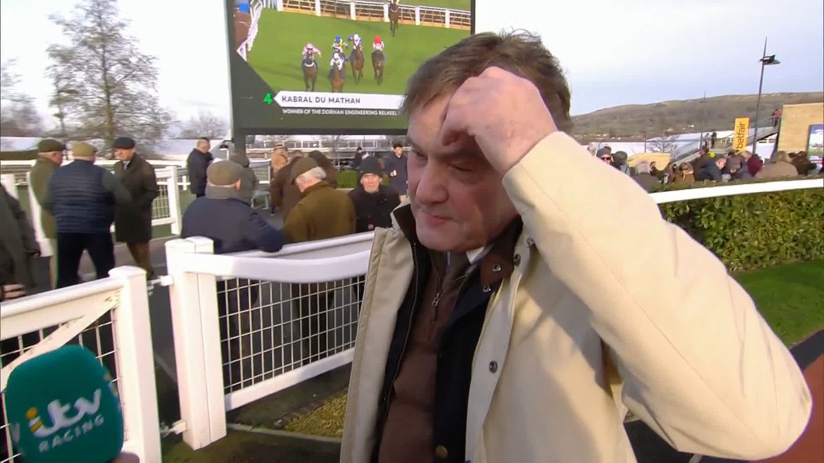 "I lost my dad on Monday. That was for him" 🤍 Neil Smith dedicates Kabral Du Mathan's win to his late father