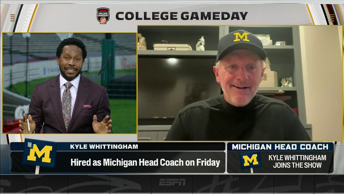 .Desmond Howard is always there for Michigan, just say the word 😅🤝