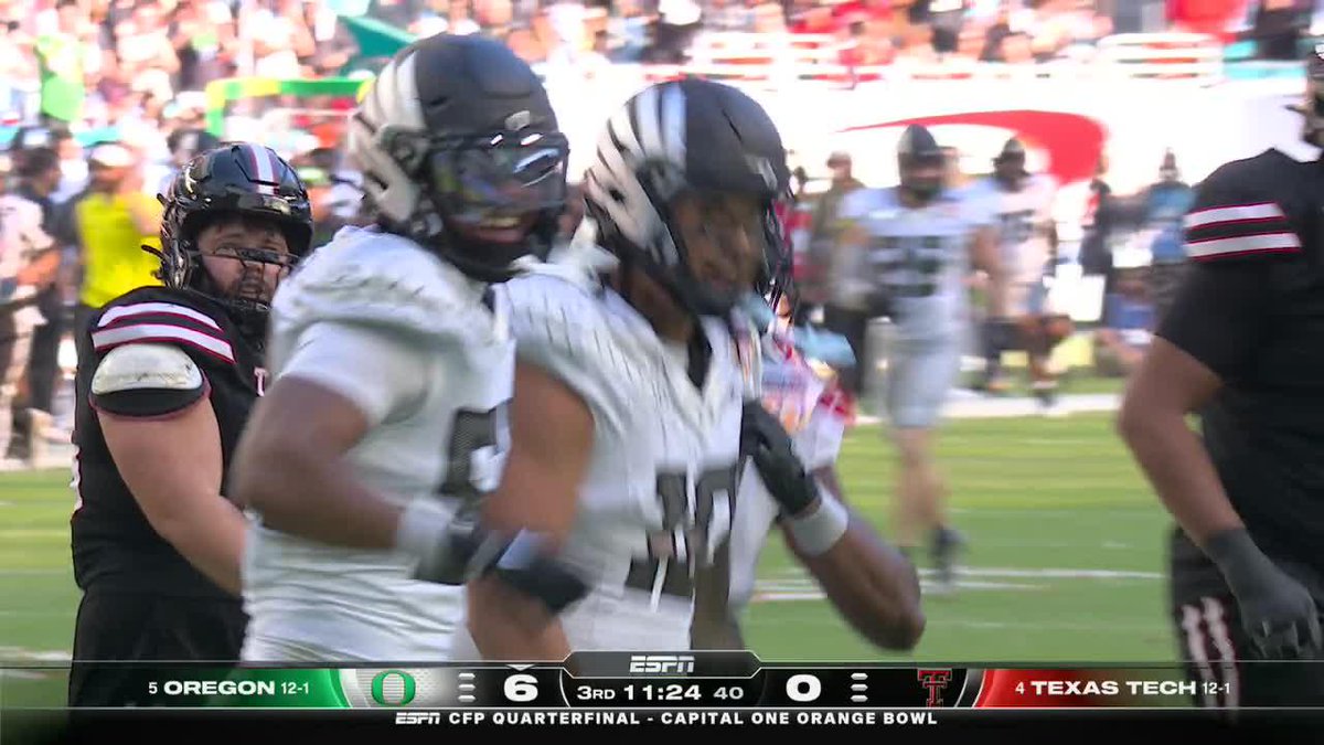 Oregon forces the fumble then scores on the next play! 🦆