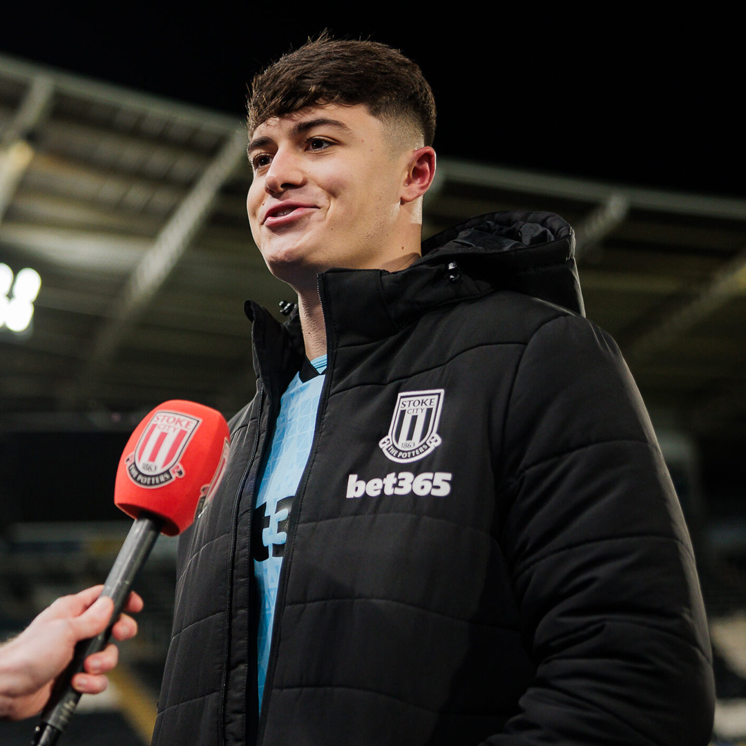 A crazy 24 hours, rousing reception from the fans and special support from the GK Union 🧤 Simkin after victory at the MKM 👇