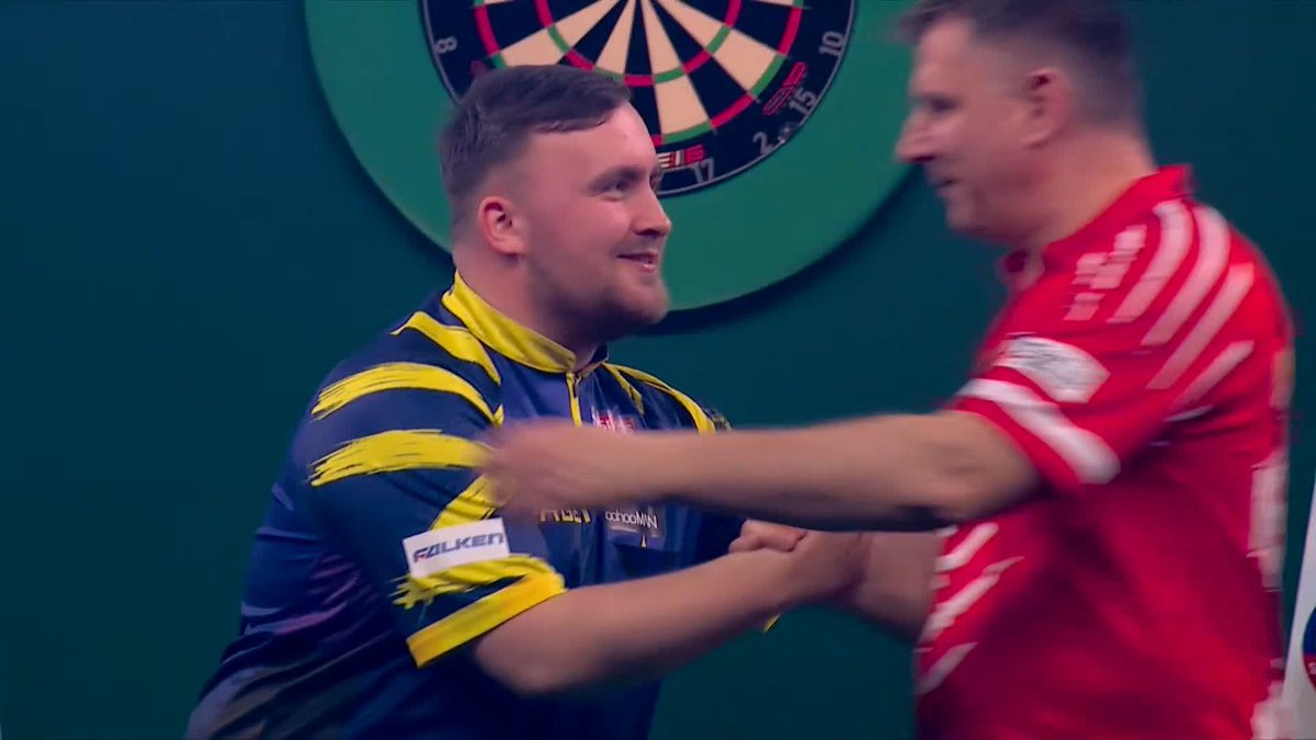 DEMOLITION JOB FROM LITTLER! ☢️ That was EMPHATIC! Luke Littler demolishes Krzysztof Ratajski in five straight sets to storm through to the semi-finals! 📺 #WCDarts | QF