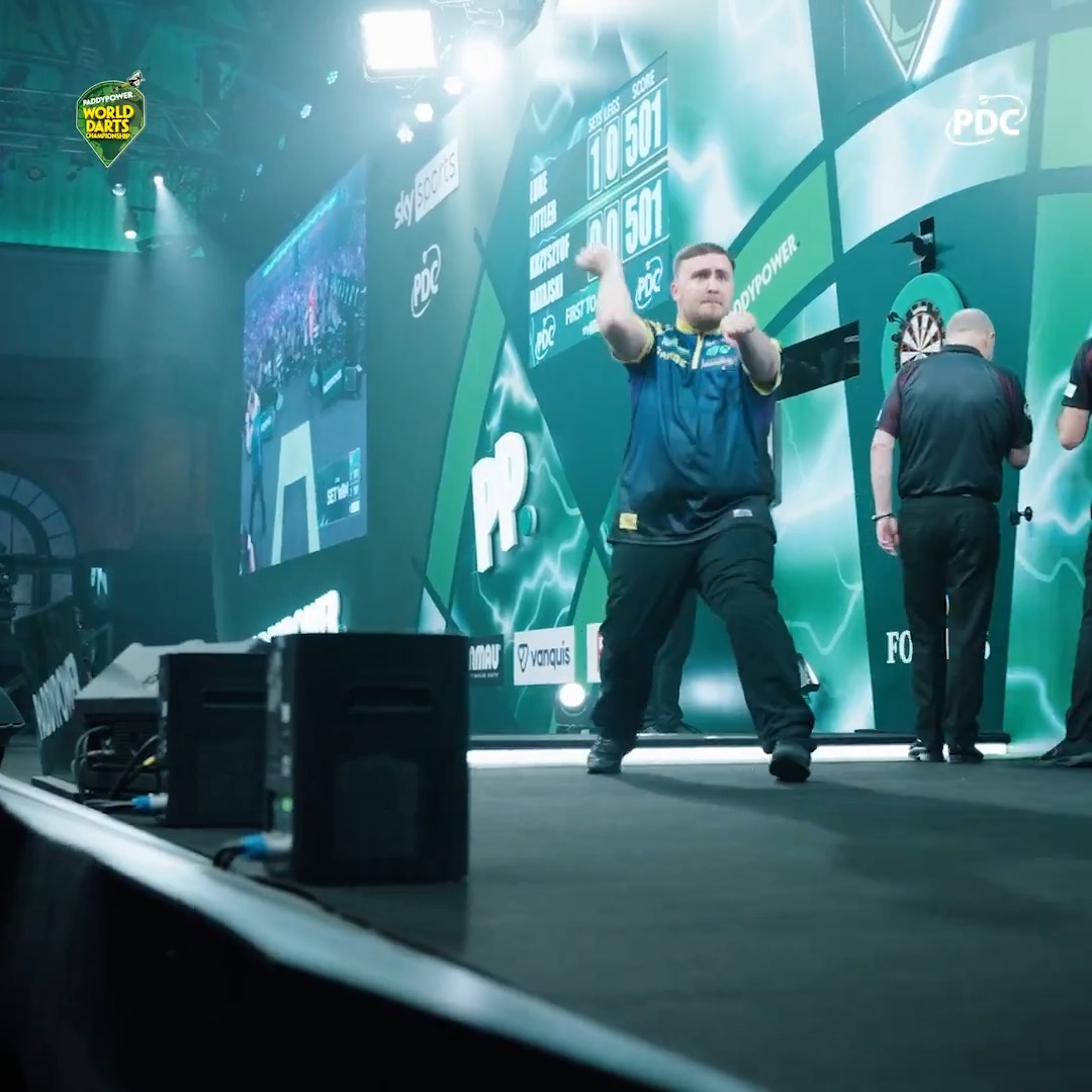 It gets better every time you watch it... 🎣 #WCDarts | Luke Littler
