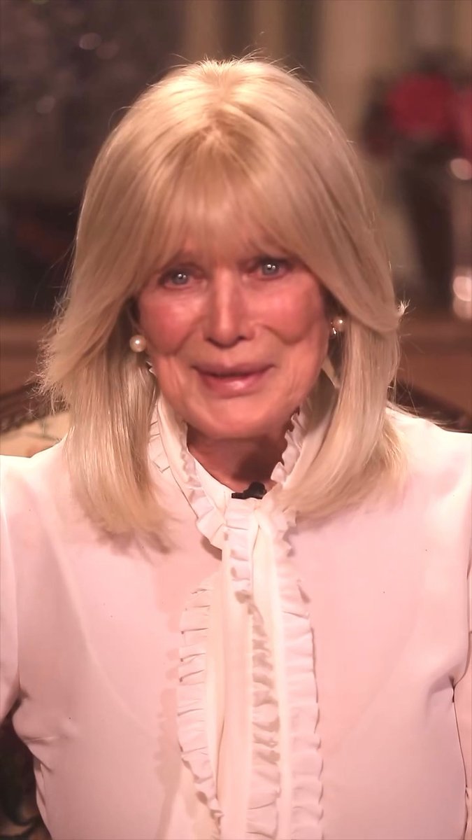 ‘Dynasty’ star Linda Evans sent an emotional New Year’s message about hope, change and compassion 🤍 The 83-year-old actress appeared visibly moved as she spoke about envisioning a better world and holding onto that vision, “no matter how long it takes,” reminding us that real change begins with ourselves. 💫 📽️: lindaevansofficial