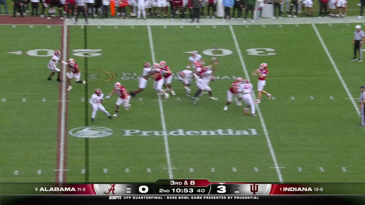 Fernando Mendoza finds Charlie Becker, touchdown Hoosiers! 😤