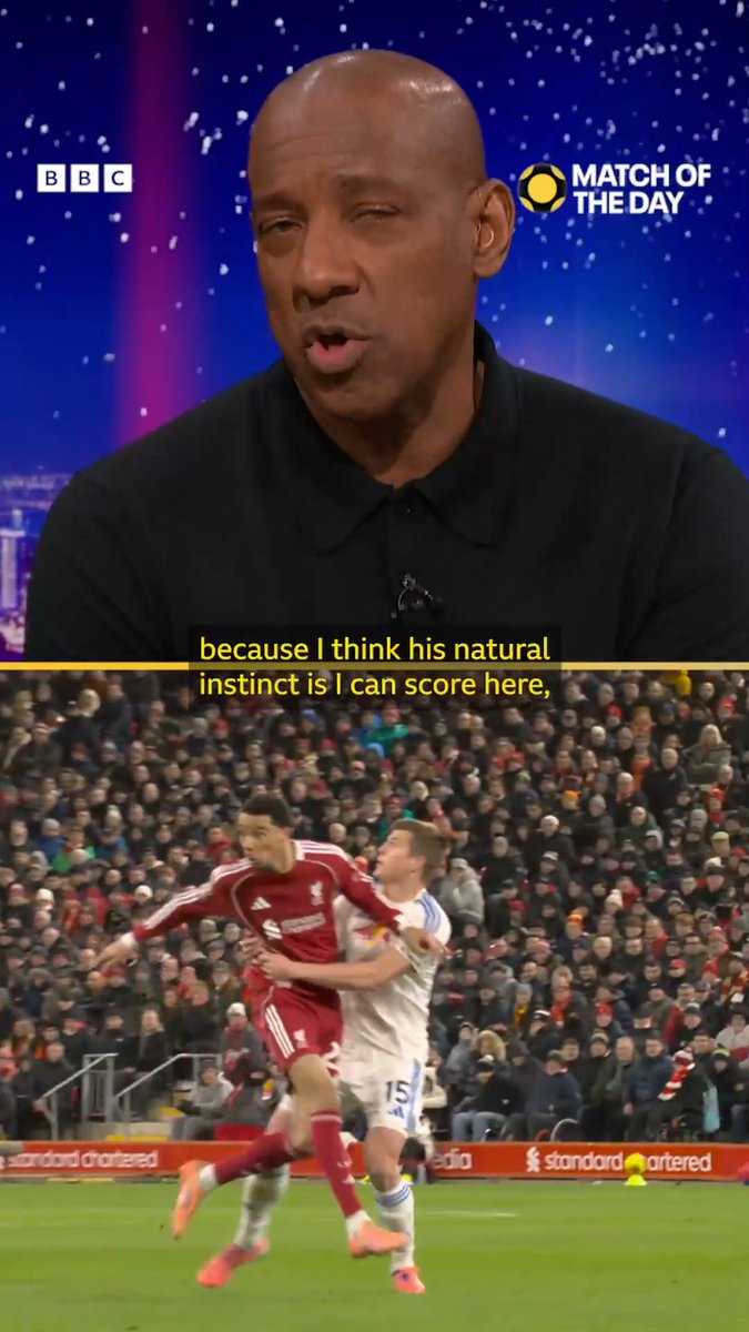 Should Hugo Ekitike have gone to ground under the challenge from Jaka Bijol, rather than attempting to get a shot away? 🤔 Arne Slot thinks the Liverpool forward was punished for staying on his feet, when it could have been a penalty.