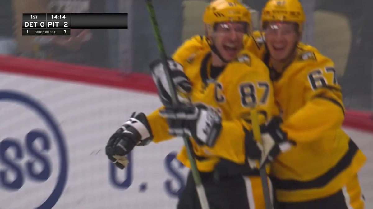SID'S PUTTING ON A SHOW 🤩 Sidney Crosby's got two goals in the opening six minutes of the game!
