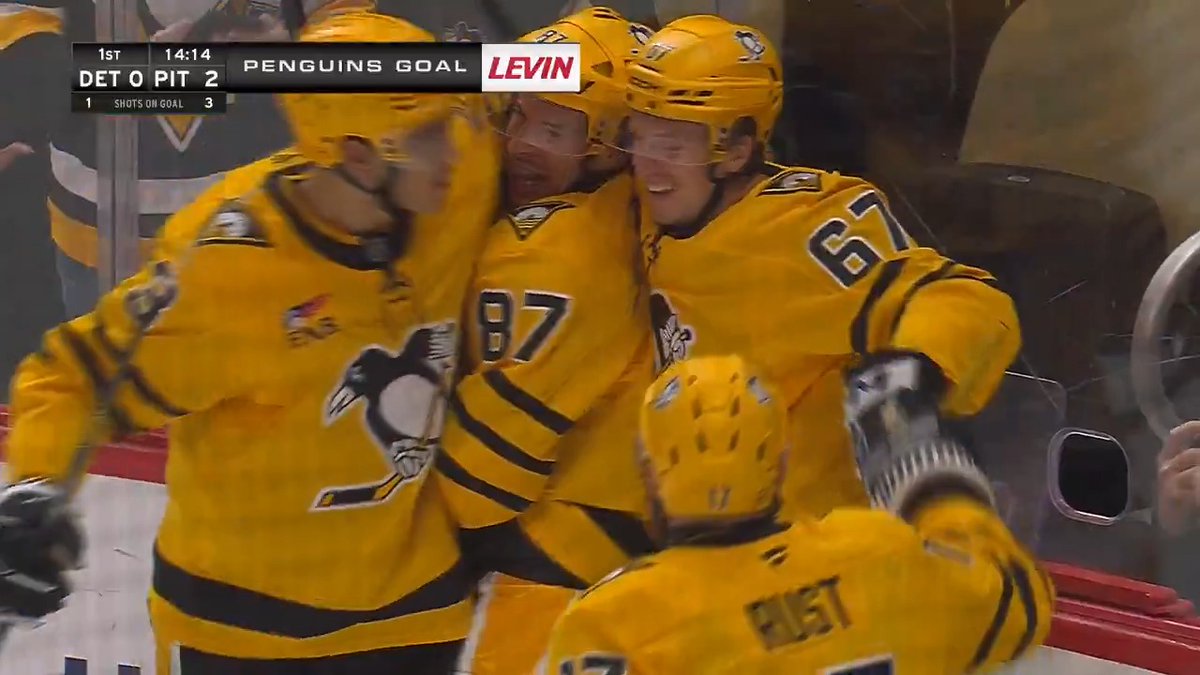 Come for the goal from 87, stay for the epic celly 🤩 Crosby now has multiple points in nine of his last 16 outings against the Red Wings (10G-14A).