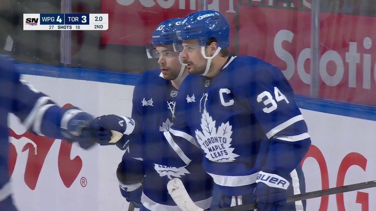 AM34 beats the buzzer for his second of the game! 🍁