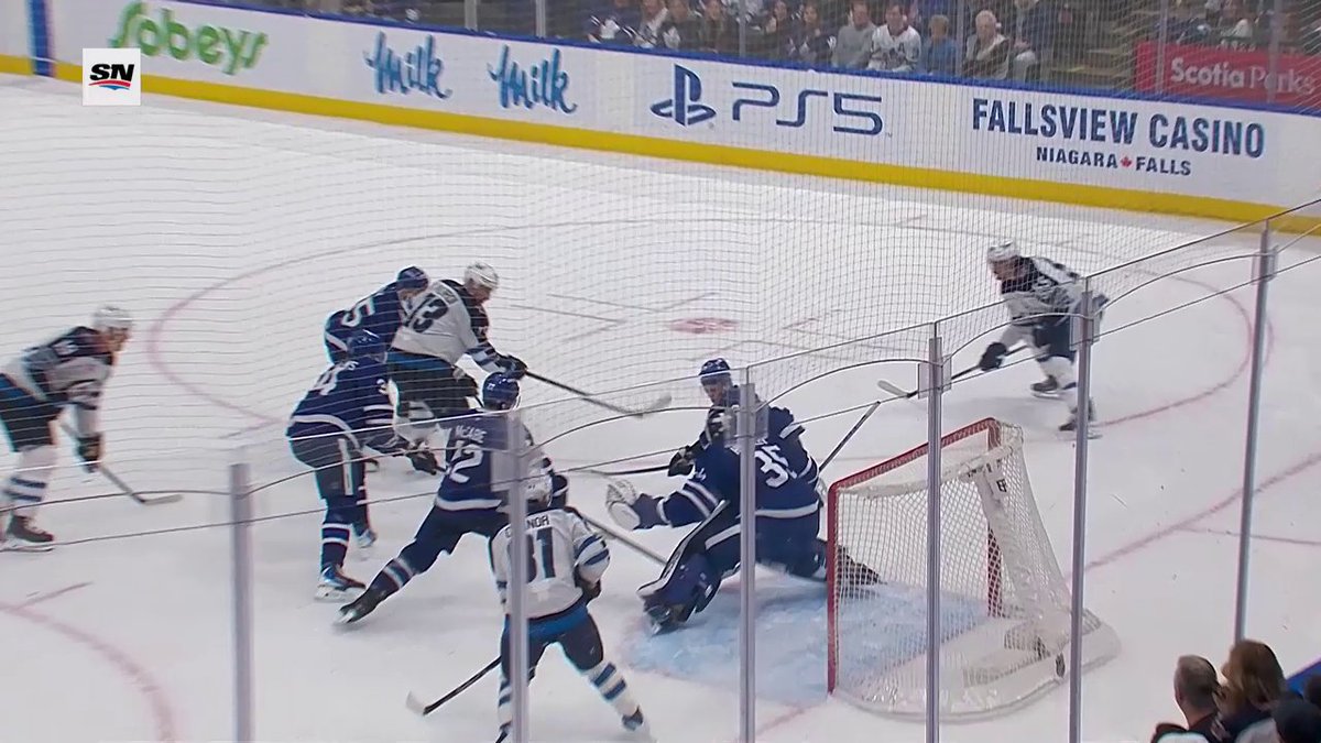 OH MY, DENNIS HILDEBY!! 😱 He makes a MONSTER in the dying seconds to secure the win for the Toronto Maple Leafs!