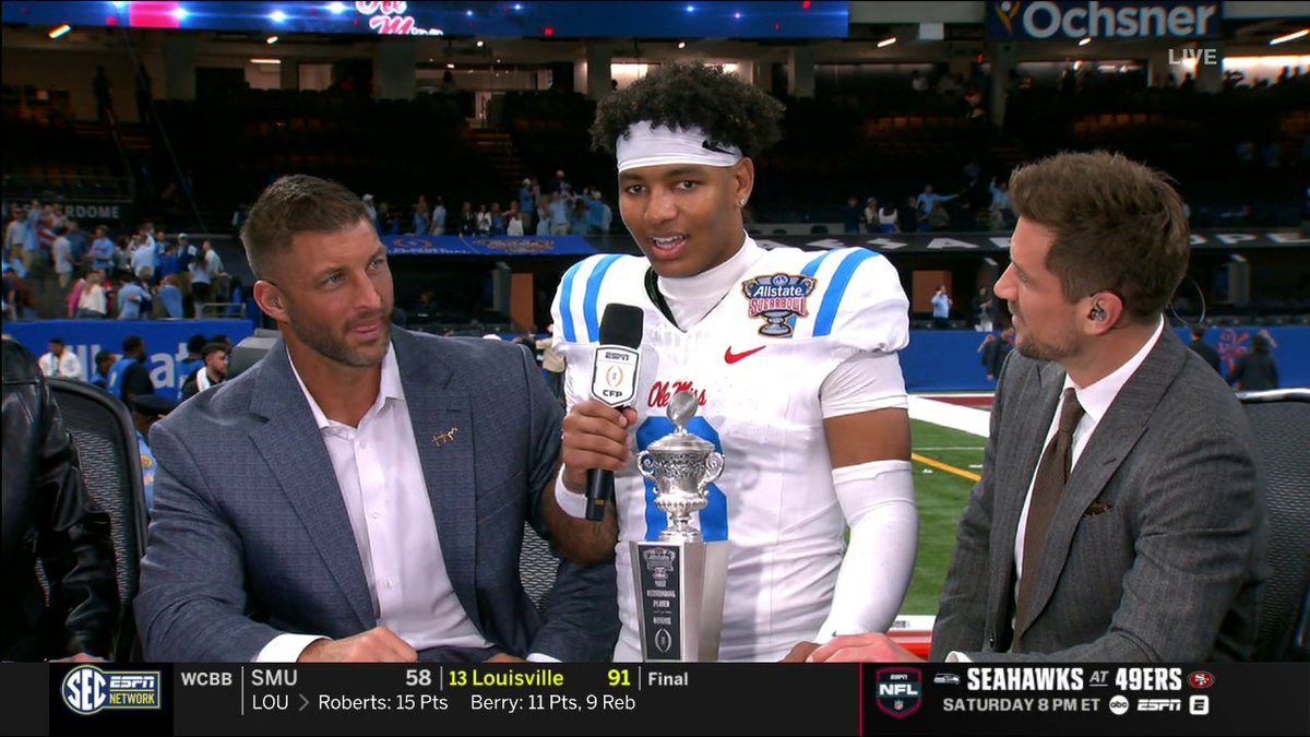 “I feel like it was one of the best quarterback performances that we have seen since the College Football Playoff has been in existence.” Tim Tebow showing love to Trinidad Chambliss 🤝