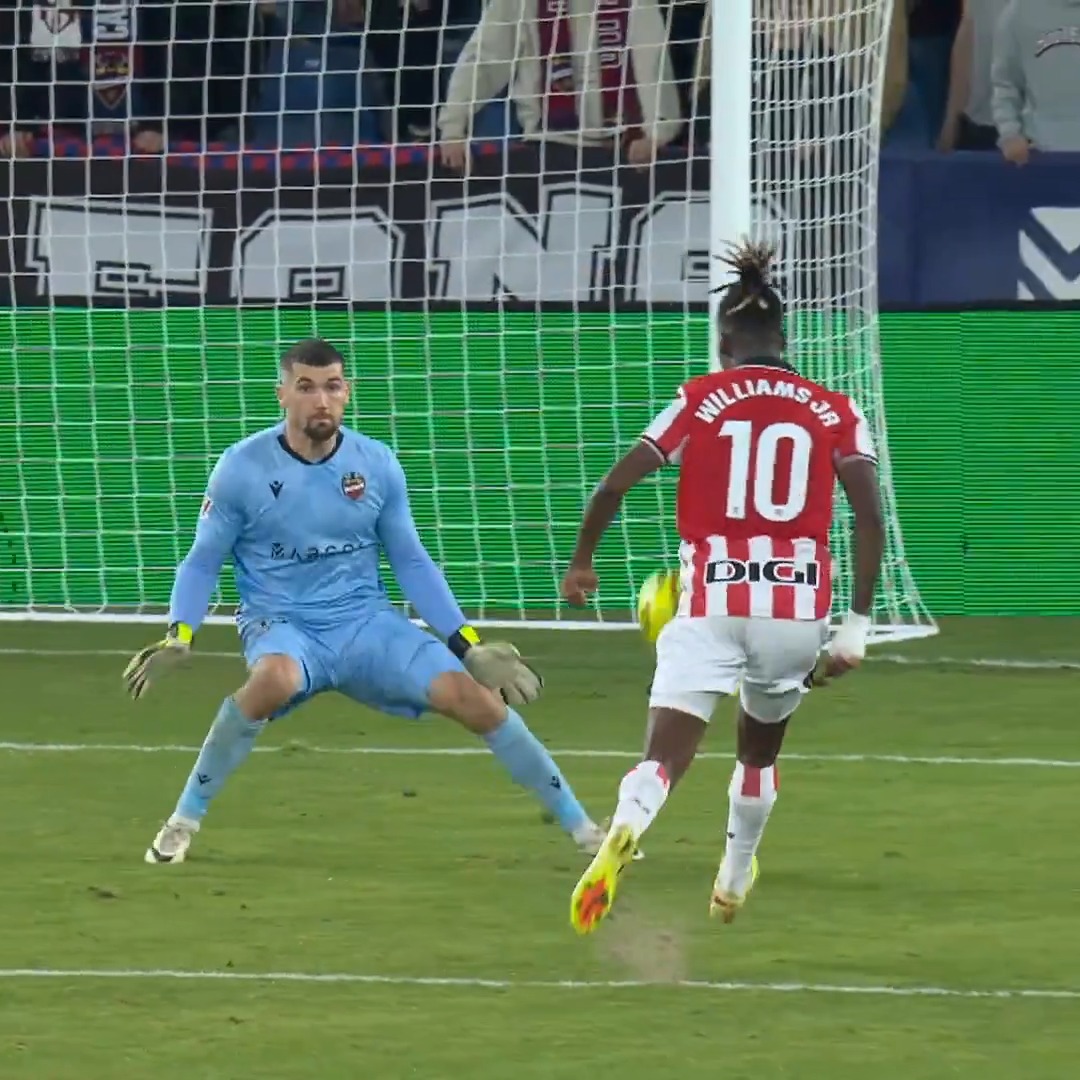 Nah this wasn’t a goal, this was Nico Williams performing witchcraft on live TV 😭🪄