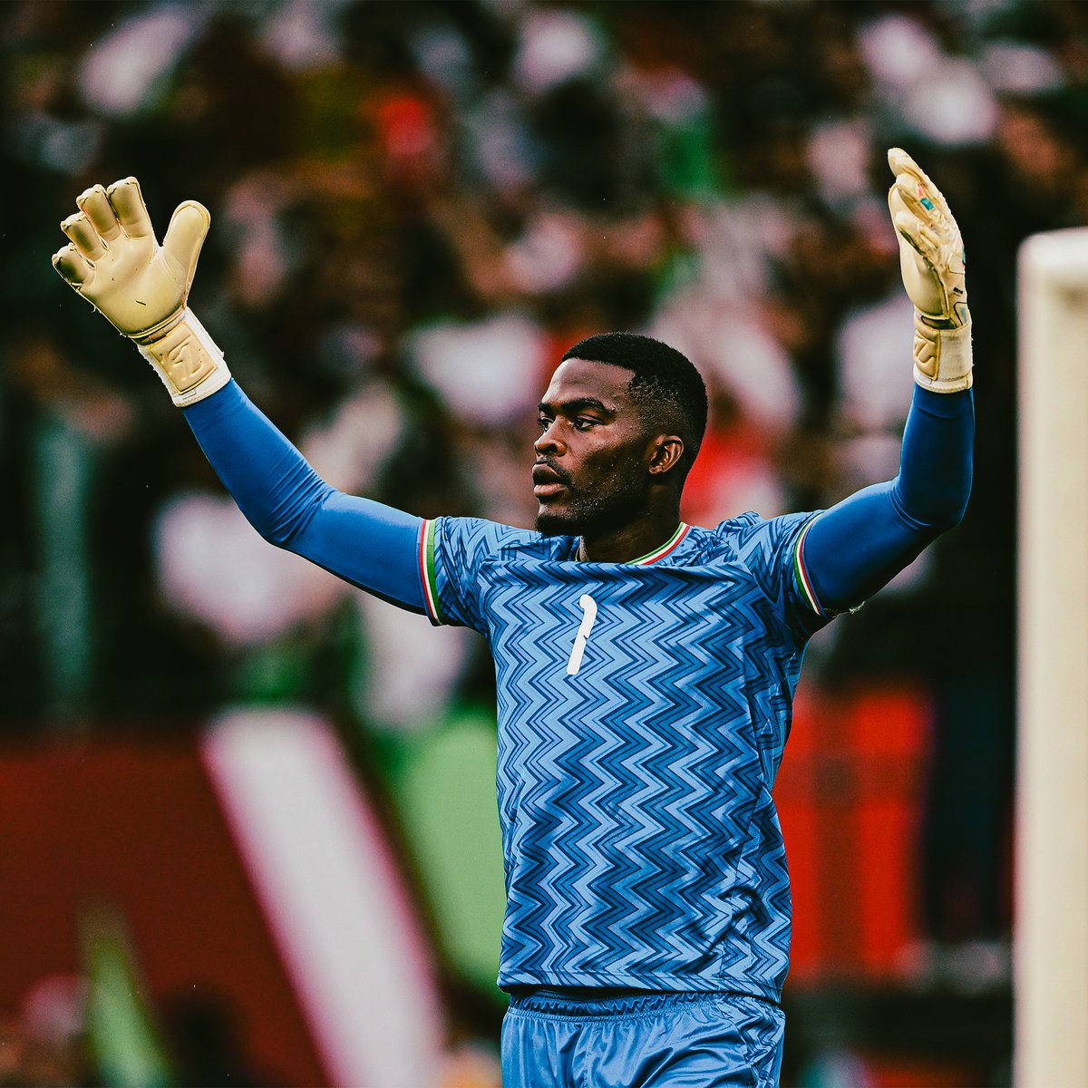 Composed, alert, decisive. Jesús Owono’s standout stop claims the Sidi Ali Water Save of the Day. 🧤🇬🇶 #TotalEnergiesAFCON2025