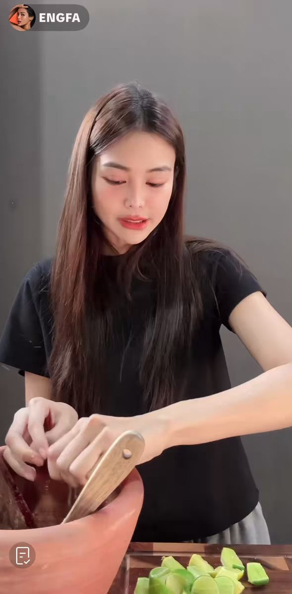รู้จักตัวเอง เป็นตัวของตัวเอง นี่ล่ะอิงฟ้า วราหะ "...Some fans want me to get high-end or global brand contracts. To be honest, during 4 years that I've been working, I've never tried that hard or pushed myself in that realm as I know myself and understand what best matches my characteristics. Personally, as a singer or actor, if you get a high-end brand to sign you, that's nice as it represents the state of being global. But for me, I'm quite "common" as I was born and raised as a country girl and I'm not an expert about fashion and has a little knowledge when it comes to memorizing fashion collections. I believe that I can stay and be successful in the industry because I love to dance, sing and perform and talking about my idols, many of them don't hold any high-end brand contracts. They use brand name products but don't be a BA or anything. If I get to sign a high-end brand contract, it'll be nice but I think I might feel shy as it doesn't match my nature. So I guess I'll keep following my own path. There's no need for fans to stress over it. / Let me tell you this, there's one time that I almost get a (high-end) perfume brand contract but at that time I had another presenter job. So it's a matter of luck and timing. I wasn't stressed about it though. I decided to take the presenter job instead as I consider myself stingy. If I have to choose between image and money, I'll choose money first. Once I'm financially stable, I might start thinking about it. " #อิงฟ้ามหาชน #EngfaWaraha