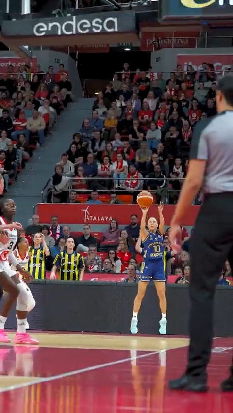 Fooling the defense: 😮💨 Fooling the videographer too: 🥵 Join us in wishing Alperionar a happy birthday 💛 #EuroLeagueWomen