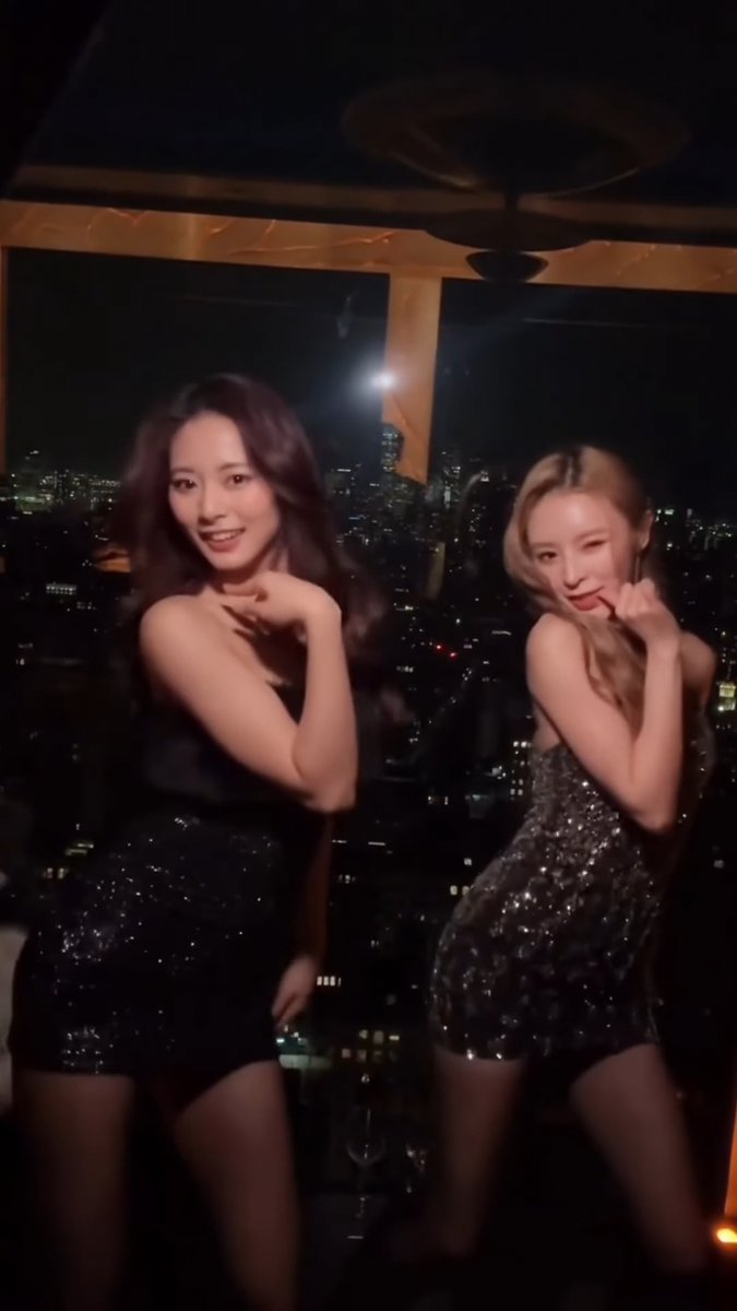 TZUYU AND ELKIE CHANEL CHALLENGE OMG