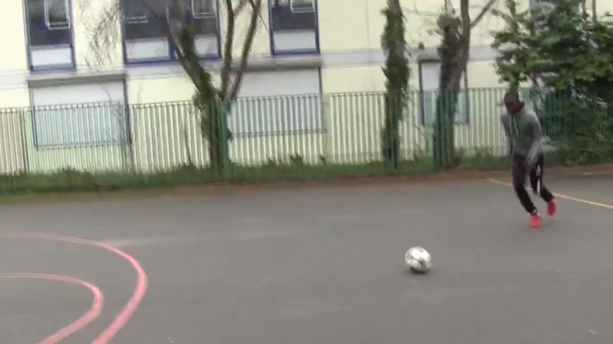Les foots de la street à Bondy me manquent. Même aux cages, sans gants, je donnais ma vie avec mes grosses mains, mdrr.