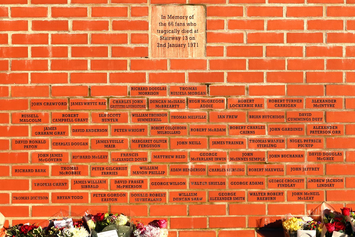 💙 Always Remembered – Honorary Life President, John Greig, Directors and representatives from Rangers, supporters and others all paid their respects to the supporters who were affected by the Ibrox Disaster.