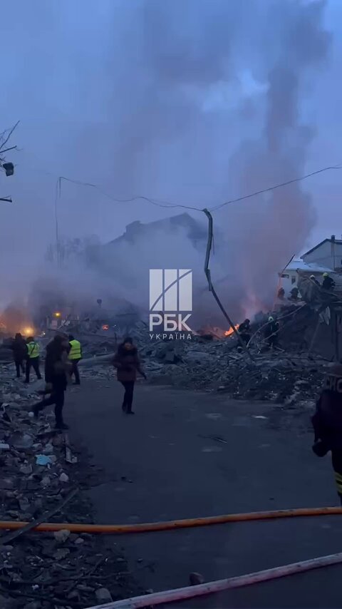 More footage from the impact site. It is reported that Russia struck Kharkiv with an Iskander missile. Rescue operations are still ongoing.