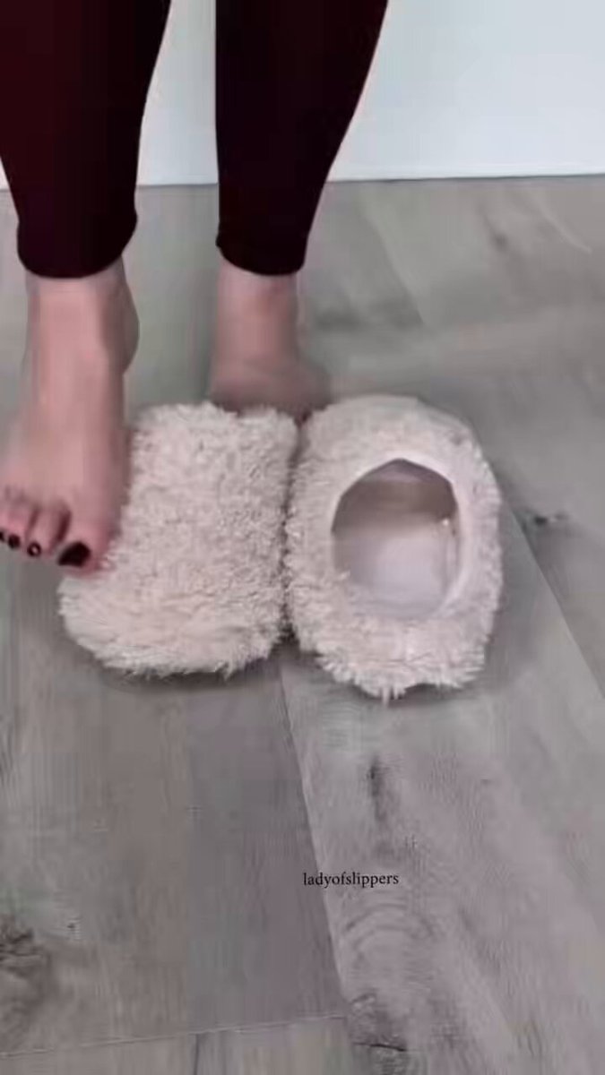 Soft fluffy slippers 🤍 #slippers #slipperfetish #slipperaddiction