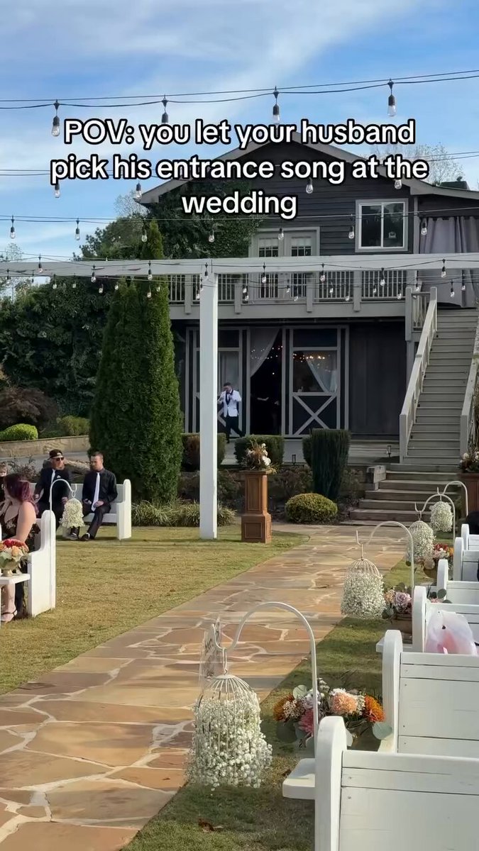 Groom makes his wedding entrance to Lil Wayne’s verse on Drake’s “I’m Goin In.” 😭🤵‍♂️