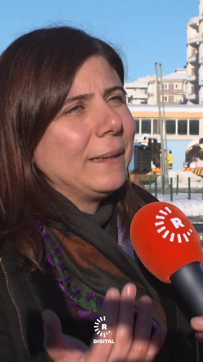 Serra Bucak 2020'de kar yağışı ile ilgili "yollar buz pisti gibi, büyükşehir belediyesi uyuyor mu?" diyerek kayyum yönetimini eleştirmişti. Diyarbakır Büyükşehir Belediyesi Eş Başkanı Bucak o twit ile ilgili konuştu Demek ki haklıymışım