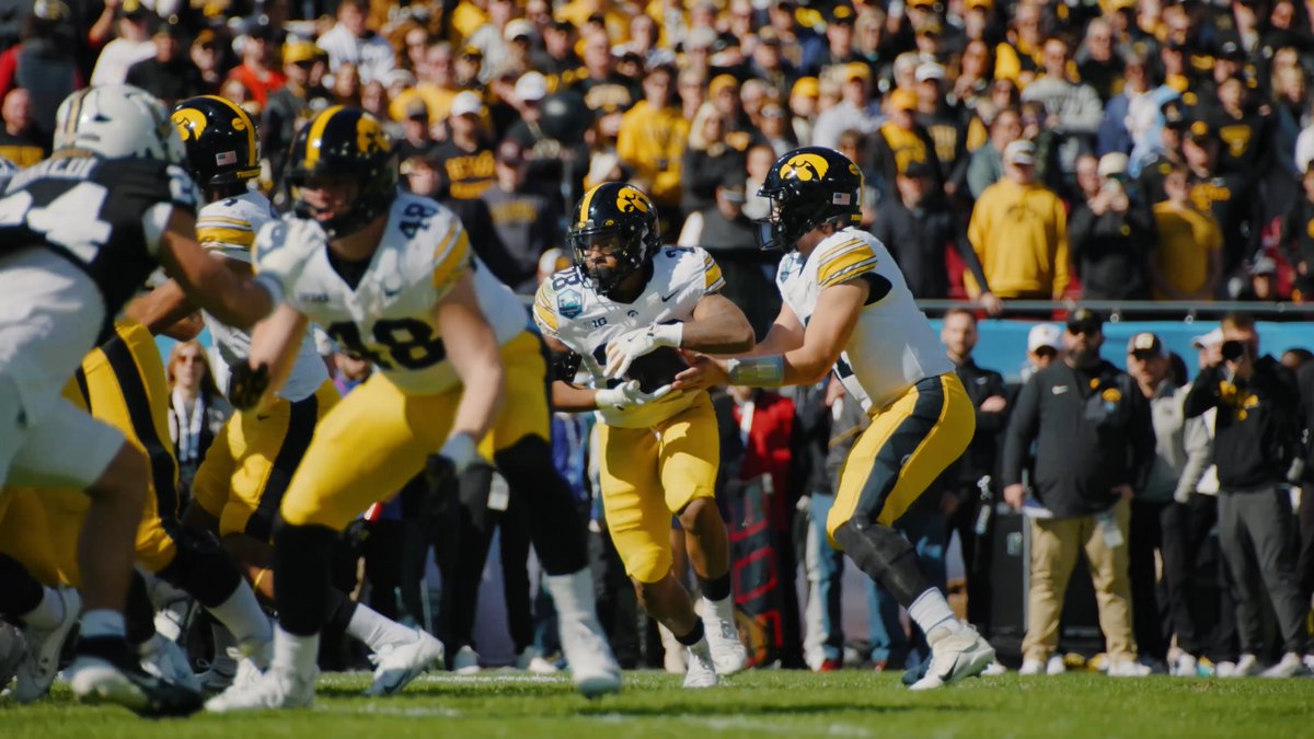 Florida kid. Florida stage. Opening drive TD ✅ Kamari Hulk Moulton x #Hawkeyes