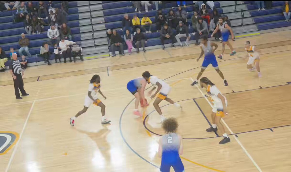 I got a D2 transfer PG that’s a freshman on the court. Will probably go back D2 or higher. Solid pass first PG that plays defense and can make open shots. UNSELFISH PLAYER!