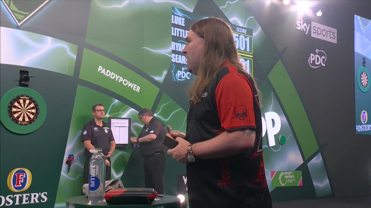 Ryan Searle takes the opening set 💪