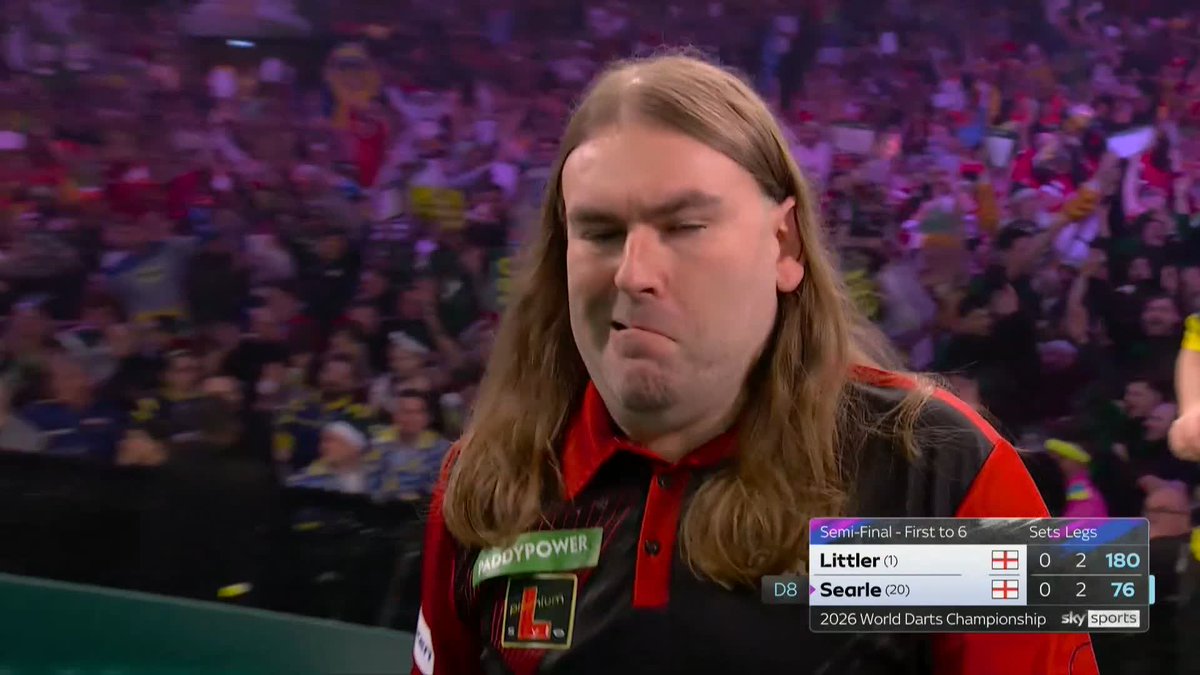 SEARLE STRIKES FIRST! 🔥 Luke Littler is behind for the first time at this year's World Darts Championship! Ryan Searle closes out a 14-dart hold to win a terrific opening set! 📺 #WCDarts | SF