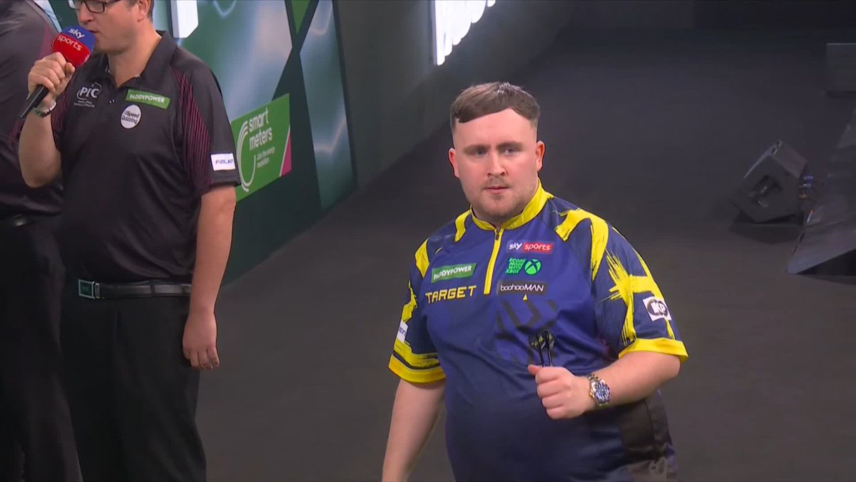 LITTLER LEADS! That could be decisive! Ryan Searle misses a dart at bull to regain the lead, and Littler punishes via tops to move 2-1 in front! 📺 #WCDarts | SF