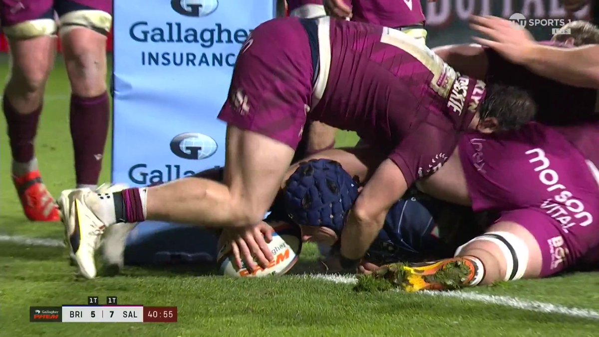 Joe Owen levels the scores on the stroke of half-time. It's been a physical battle in Bristol tonight; tackles, defence and plenty of needle 🍿 📺 @TNTSports &amp; @DiscoveryplusUK