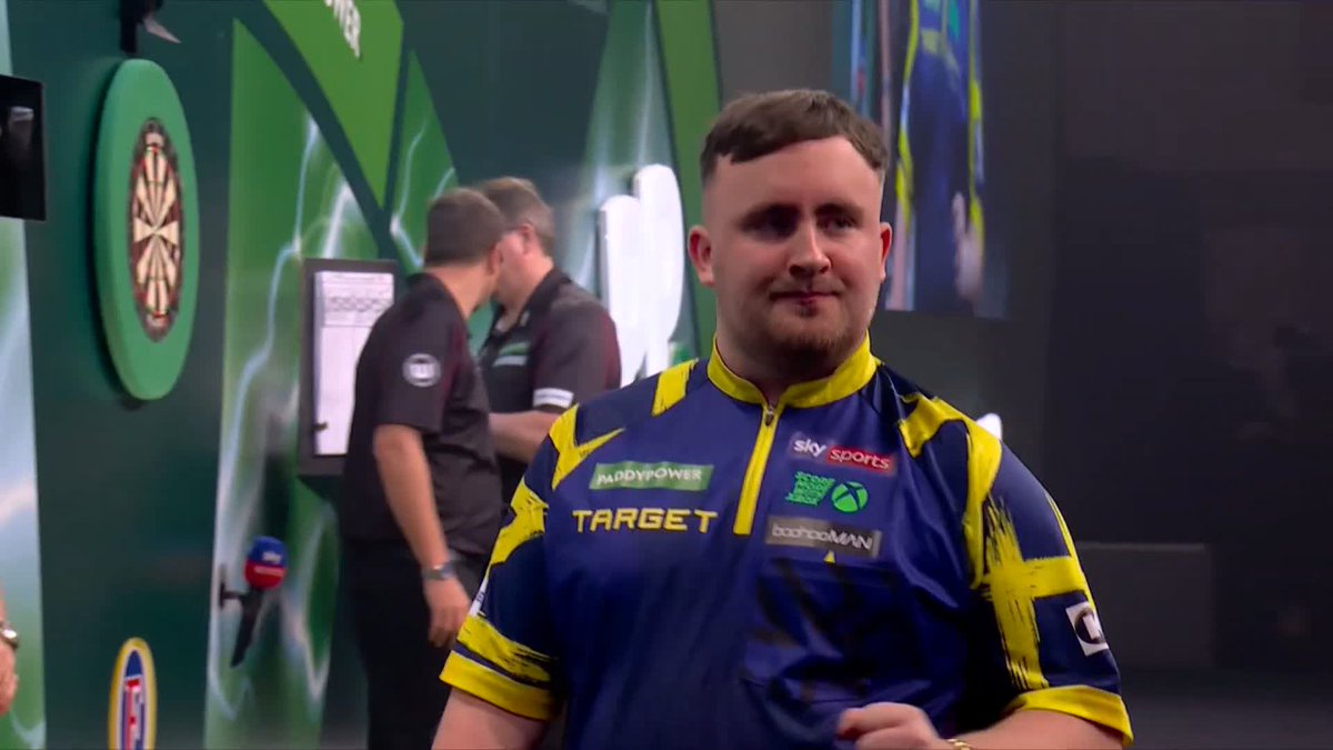 LITTLER REFUSING TO RELENT! This is BRUTAL! It's another clean sweep in set five for Luke Littler, who extends his winning run to seven legs as he races 4-1 ahead! 📺 #WCDarts | SF